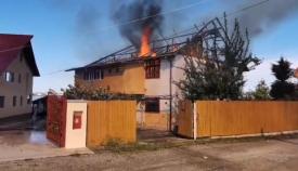 UPDATE. Incendiu în Eforie Nord O casă a fost cuprinsă de flăcări!          