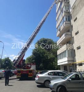 O bolnavă psihic ameninţă cu sinuciderea la Constanţa   