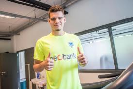 Ianis Hagi a primit „botezul“ la Genk! Vladimir Screciu a imortalizat momentul
