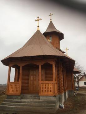 Pictura bisericii schitului „Sf. Treime” din Constanța, sfinţită de ÎPS Teodosie