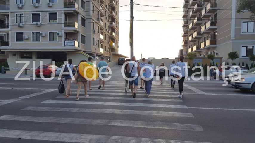 un pieton lovit de o masina in mamaia langa hotel national 698185 un pieton lovit de o masina in mamaia langa hotel national 698185