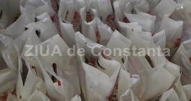 200 de pachete, împărţite persoanelor aflate în dificultate Apel umanitar lansat de Asociaţia „Suflete deschise“ şi Arimex Comexim 2000 SRL