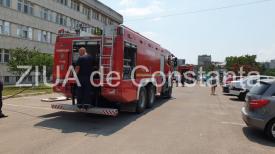 Incendiu pe strada Merișor din Constanța. Intervin pompierii