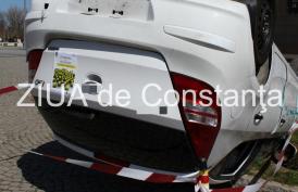 O mașină s-a răsturant la intrare în comuna Cobadin