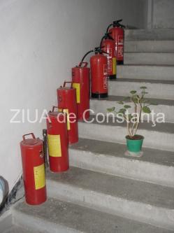 Licitaţie pentru încărcarea stingătoarelor din cazărmile militare şi cele de la bordul navelor aparţinând Forţelor Navale (document)