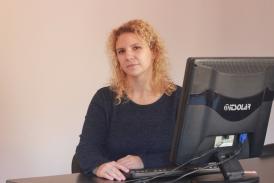 Editorial  Dragi părinţi, nu mai transformaţi locurile de joacă în scrumiere şi coşuri de gunoi!