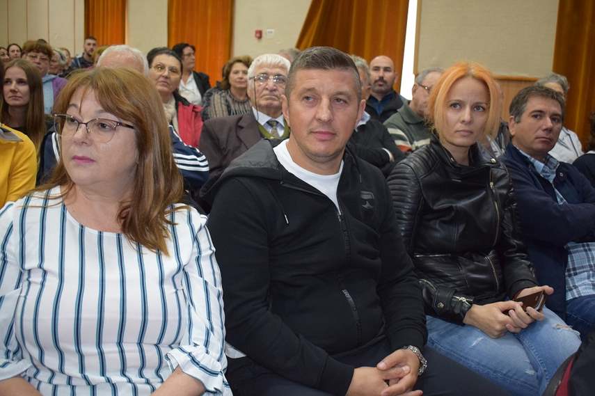 eveniment cultural de exceptie filmul intre chin si amin in regia lui toma enache proiectat la cumpana