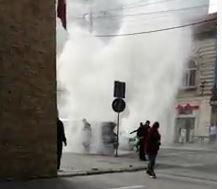 Microbuz, cuprins de flăcări lângă magazinul Tomis Mall