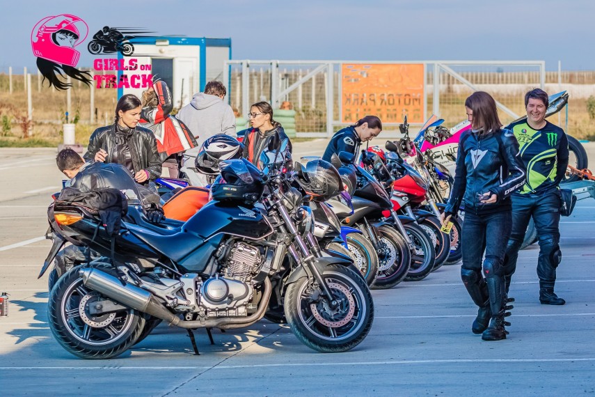 girls on track 3 motociclistele au facut din nou spectacol pe circuit constanta pe podiumul celor mai