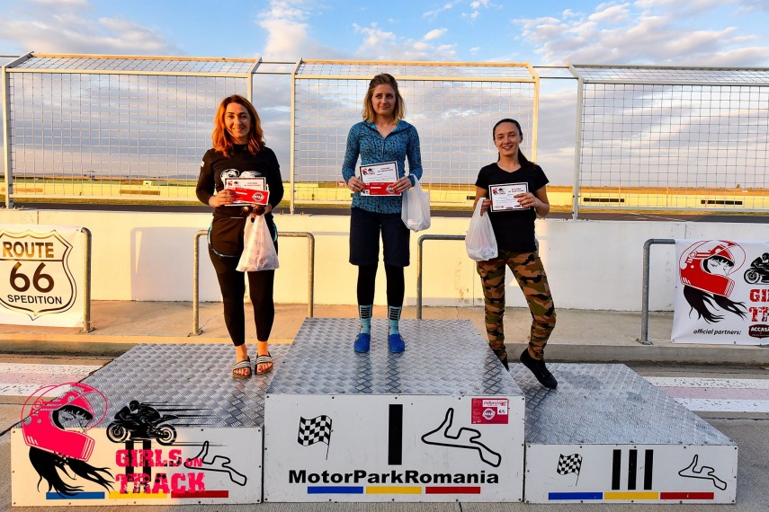girls on track 3 motociclistele au facut din nou spectacol pe circuit constanta pe podiumul celor mai