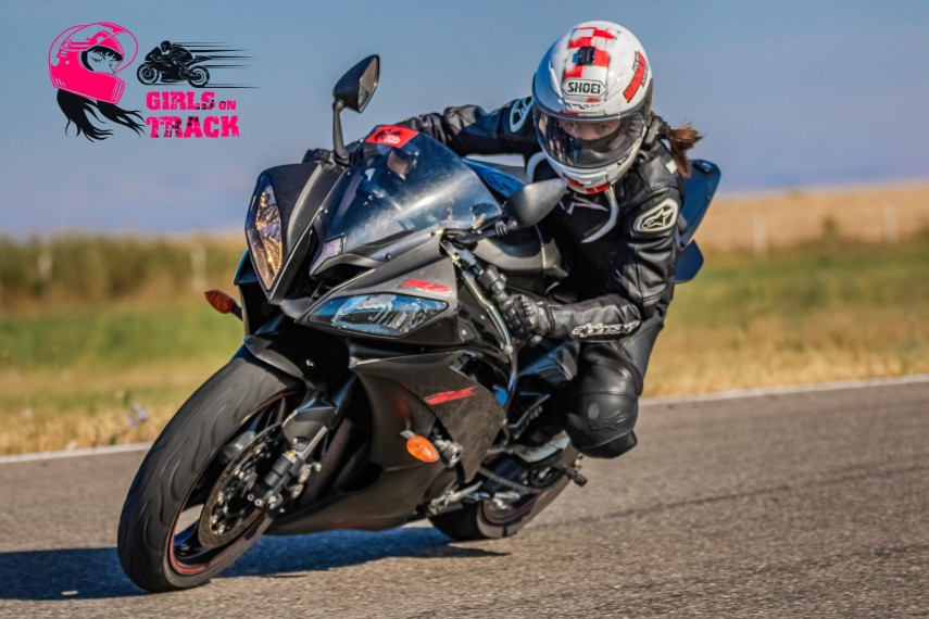 girls on track 3 motociclistele au facut din nou spectacol pe circuit constanta pe podiumul celor mai
