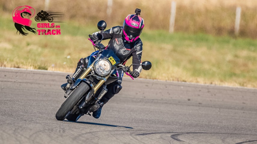girls on track 3 motociclistele au facut din nou spectacol pe circuit constanta pe podiumul celor mai