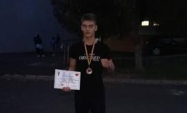 În primul meci, l-a învins pe Tyson Boxerul Andrei Drăgan, de la CS Farul Constanța, medaliat la Naționalele de seniori (galerie foto)