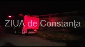 Incendiu de vegetaţie uscată în Cernavodă. Pompierii intervin