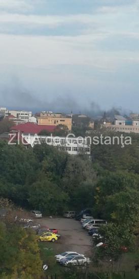 Incendiu pe strada Traian din Constanța. Intervin pompierii