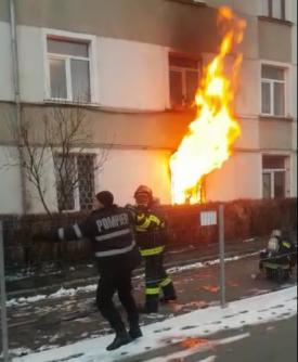 Incendiu la un apartament din Brașov. O persoană a murit (video)