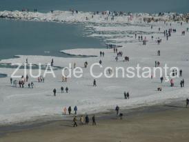 Fotoreportaj Marea Neagră, înghețată acum paisprezece ani. Spectacol al naturii (galerie foto)