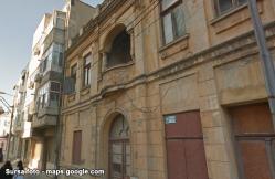 Constănţeanul supărat  Locuitorii de pe strada Revoluţiei din peninsulă se mobilizează să afle ce gând a pus un investitor unei clădiri construite în anii ‘30