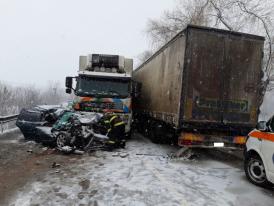 Accident grav în Suceava. Este implicat un autocamion din Constanța. Șapte victime
