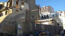 Constănţeanul supărat  „Panoului de la şantierul de pe strada Sulmona nr. 30 îi lipseşte adresa!” (galerie foto)