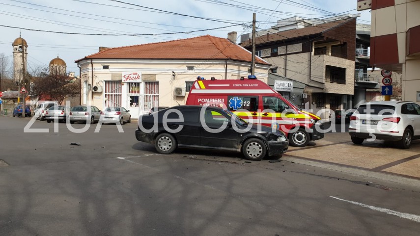 accident rutier pe strada stefan mihaileanu din constanta un taxi implicat pasagera la spital galerie