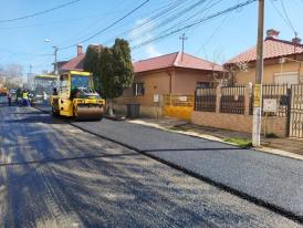 Continuă reabilitarea carosabilului pe arterele secundare din Constanța