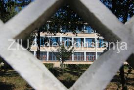 Sondaj de opinie ZIUA de Constanța Considerați că „înghețarea” anului școlar ar putea fi o soluție? 