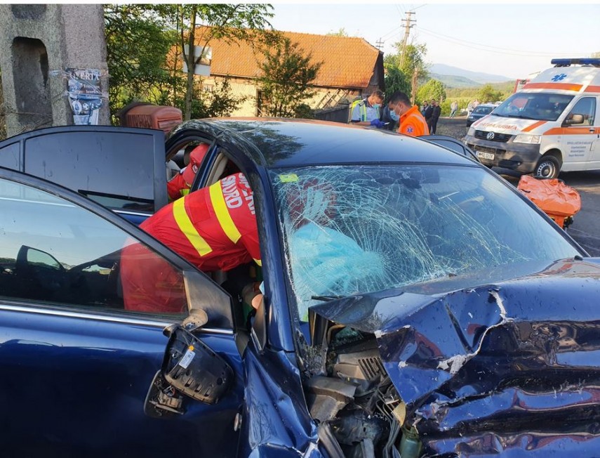 update eveniment rutier in judetul timis trei victime dintre care una a murit implicate un autoturism