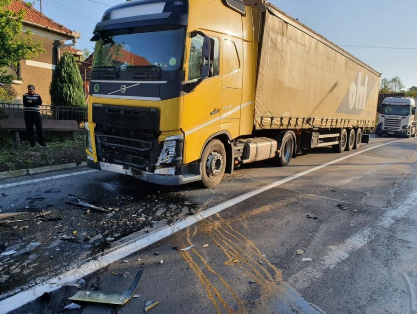 update eveniment rutier in judetul timis trei victime dintre care una a murit implicate un autoturism
