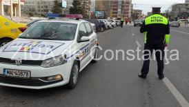 Tânăr de 16 ani fără permis, depistat conducând un moped neînmatriculat, în județul Constanța