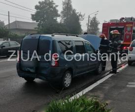UPDATE Trei autoturisme implicate într-un accident la Valu lui Traian. Una dintre mașini are instalația GPL fisurată (galerie foto)     