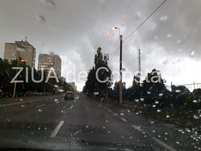 fotoreportaj municipiul constanta racorit de o ploaie tropicala s a intunecat brusc 723434