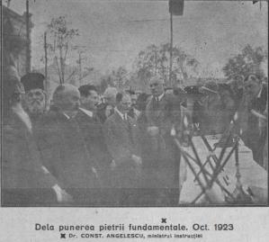 #DobrogeaDigitală - Anuarul Liceului „Mircea cel Bătrân” din Constanța  (1930-1931 și 1931-1932)   Etape din executarea noului local al Liceului „Mircea” (galerie foto)