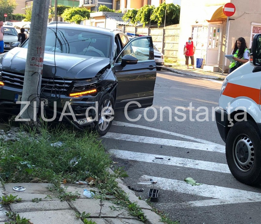 doua masini implicate intr un accident aproape de scoala de maistri militari in constanta galerie foto