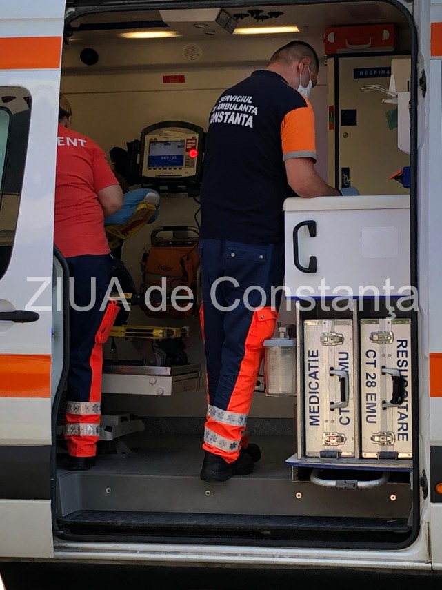 doua masini implicate intr un accident aproape de scoala de maistri militari in constanta galerie foto