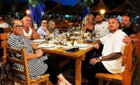 Fotbalistul Denis Alibec, în vacanță pe litoral, alături de familie și prieteni (galerie foto)