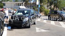 UPDATE - Neacordare de prioritate în sensul giratoriu Al doilea accident din Mamaia, de azi. Două persoane, rănite lângă Aqua Magic (galerie foto și video)
