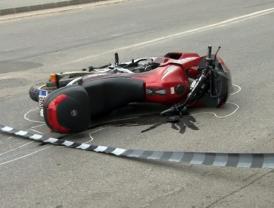 Accident provocat de un motociclu condus de un tânăr de 17 ani 