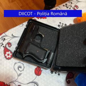 Cooperare judiciară româno-britanică pentru destructurarea unei grupări de trafic de personae (galerie foto+video) 