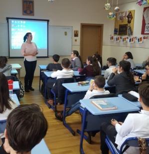 Măsuri aprobate de Guvern în al 12-lea ceas 500 de posturi suplimentare și 100 de milioane ron pentru achiziționarea de materiale de protecție sanitară și dispozitive electronice 