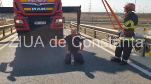 Imaginea zilei Salvatorii ISU Dobrogea! Cu lupta pentru salvarea unei vieți întipărită pe chip (galerie foto)   