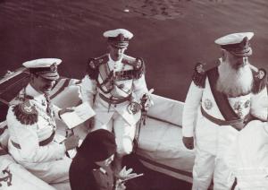 Pe când Carol naviga...