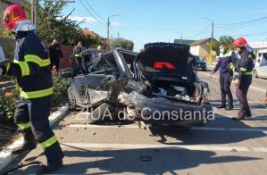 Accident cu victimă la Valu lui Traian. Două mașini implicate, dintre care una s-a răsturnat        