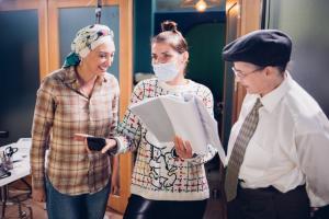 Astă-seară, în premieră națională, pe pagina de Facebook Fundația Renașterea „Care dintre noi?”, un film de Chris Simion-Mercurian despre cancer ca oportunitate 