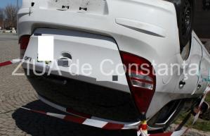 Mașină răsturnată în dreptul localității Cogealac. Două victime 