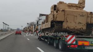 Tancuri americane, în convoi, pe traseul Mihail Kogălniceanu-Vama Veche-Bulgaria     