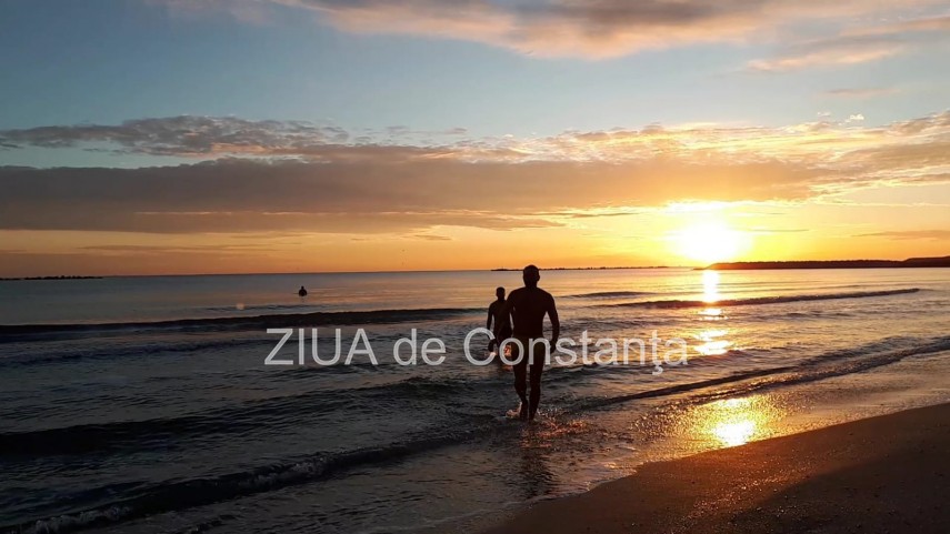 constanta baie in mare la rasarit pe 1 ianuarie video 736812