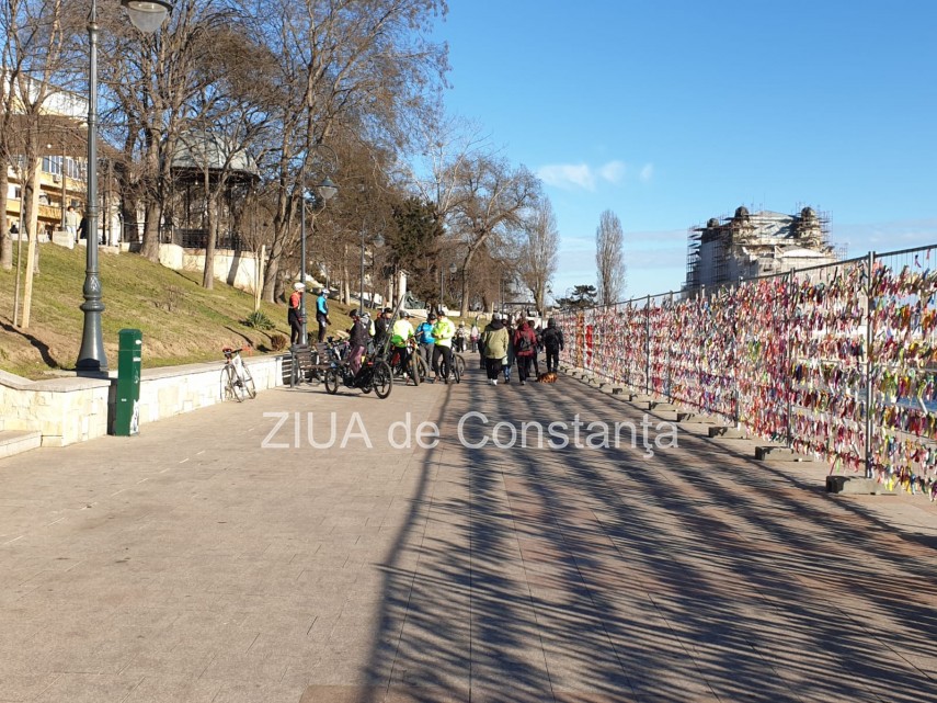aglomeratie pe faleza cazinoului din constanta in ultima zi de carantina 736815