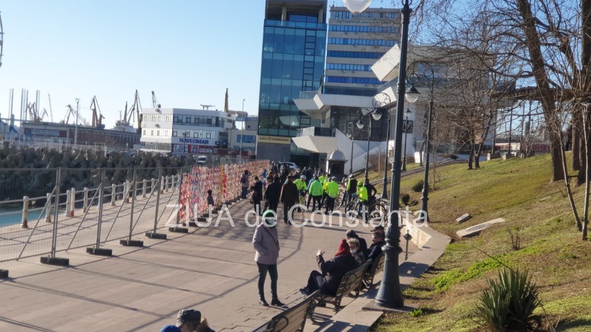 aglomeratie pe faleza cazinoului din constanta in ultima zi de carantina 736815
