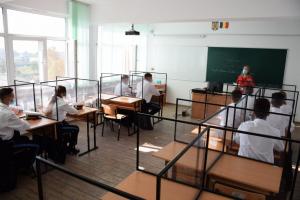 Consultări cu profesori-elevi-părinți privitoare la redeschiderea școlilor și compensarea pierderilor suferite de sistem